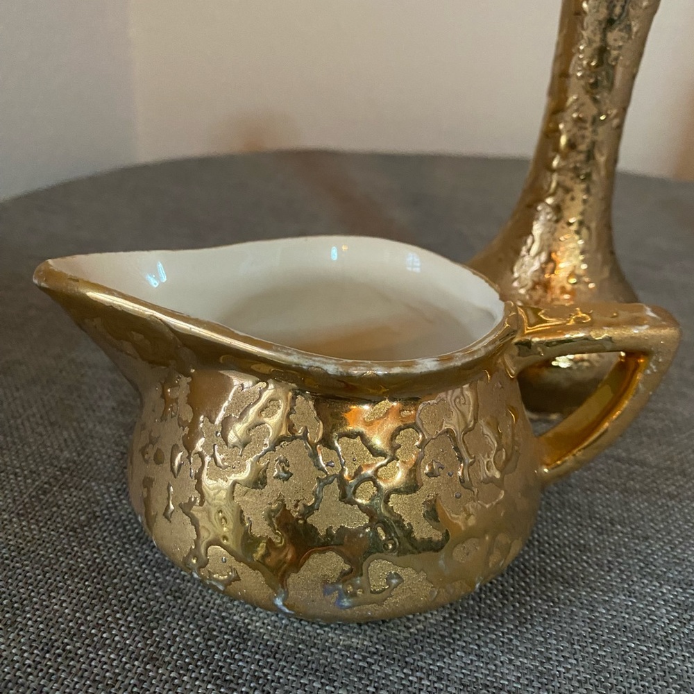 Vintage Hollywood Regency Bud Vase and Creamer. - Picture 2 of 10